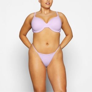 SKIMS Fits Everybody T-Shirt Push-Up Bra